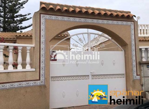 Revente - Villa -
Punta Prima